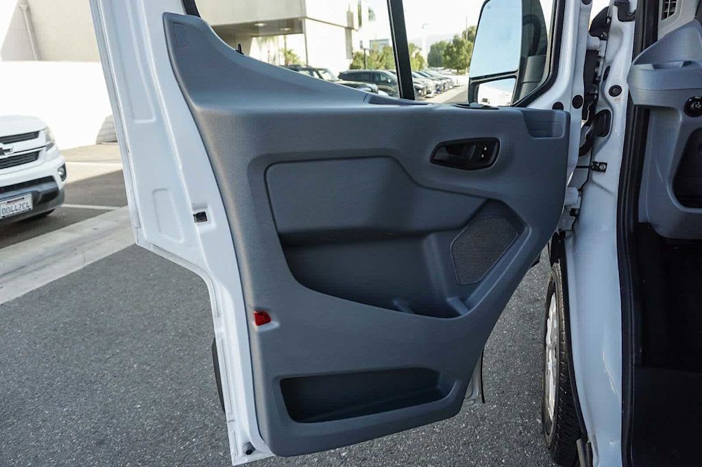Thumbnail: 2018 Ford Transit Series - 26