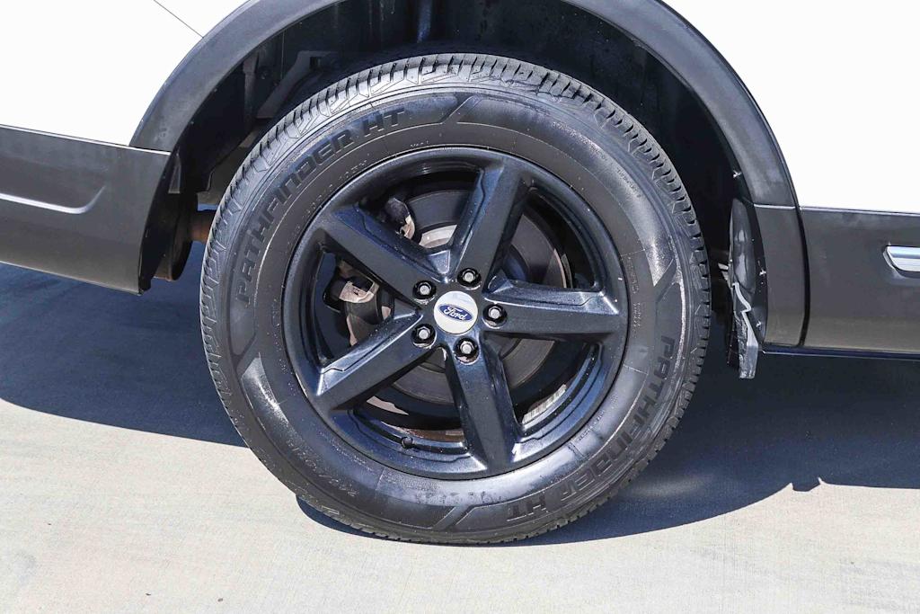 Thumbnail: 2018 Ford Explorer - 21