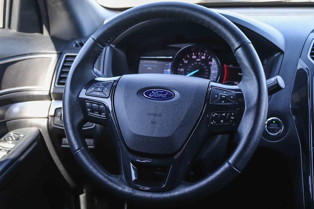Thumbnail: 2018 Ford Explorer - 8