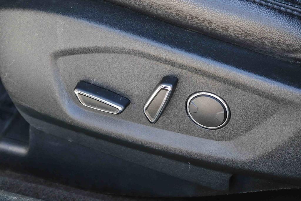 Thumbnail: 2018 Ford Explorer - 27