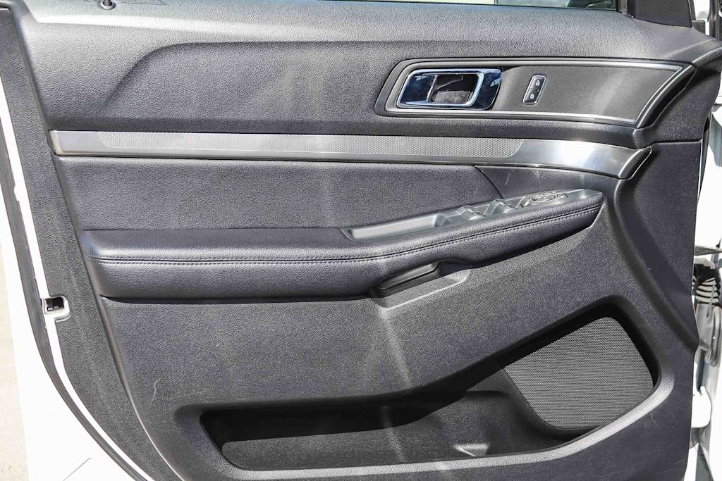 Thumbnail: 2018 Ford Explorer - 28