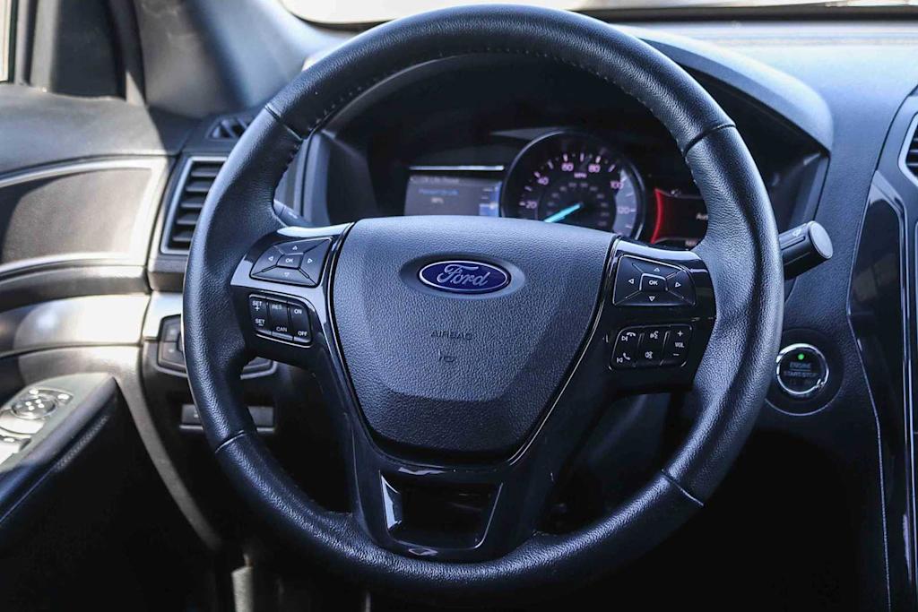 Thumbnail: 2018 Ford Explorer - 8