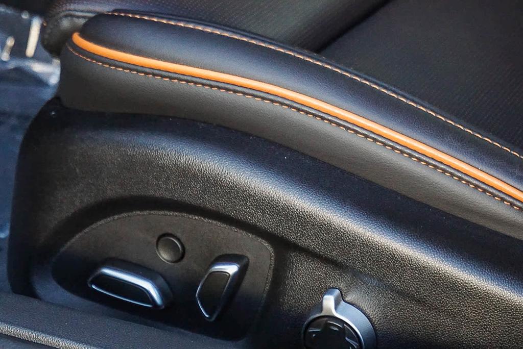 2025 Cadillac CT4 V-Series - Photo 29