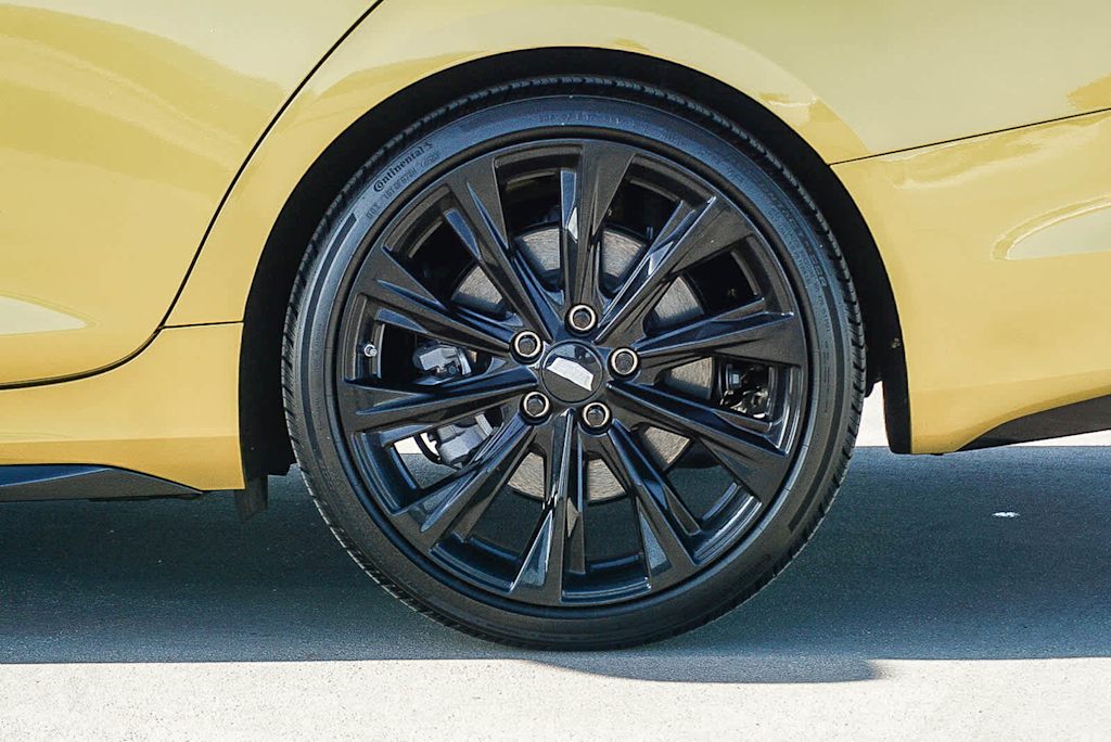 2025 Cadillac CT4 V-Series - Photo 24
