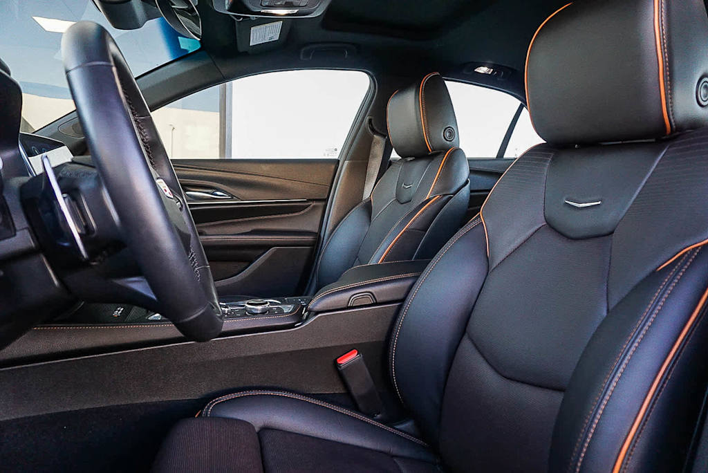 2025 Cadillac CT4 V-Series - Photo 11