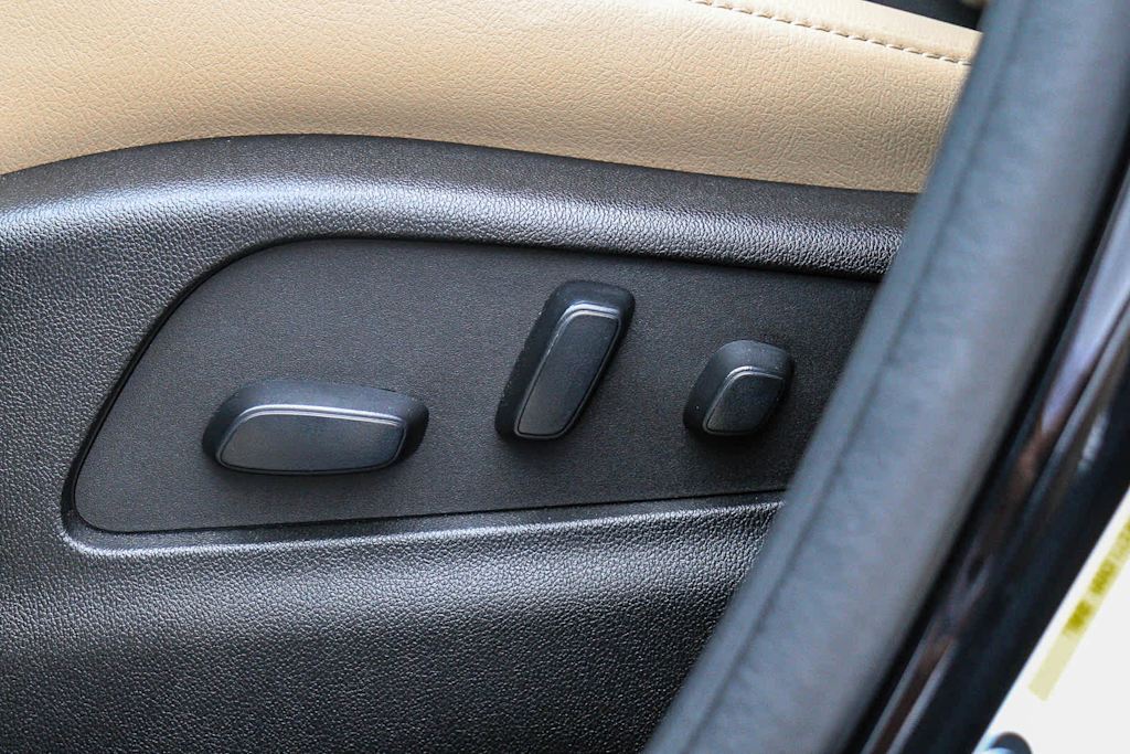 Thumbnail: 2024 Cadillac XT4 - 23