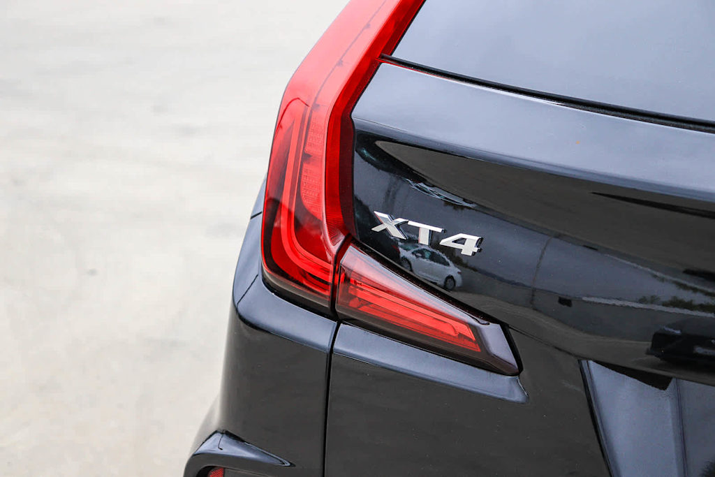 Thumbnail: 2024 Cadillac XT4 - 21