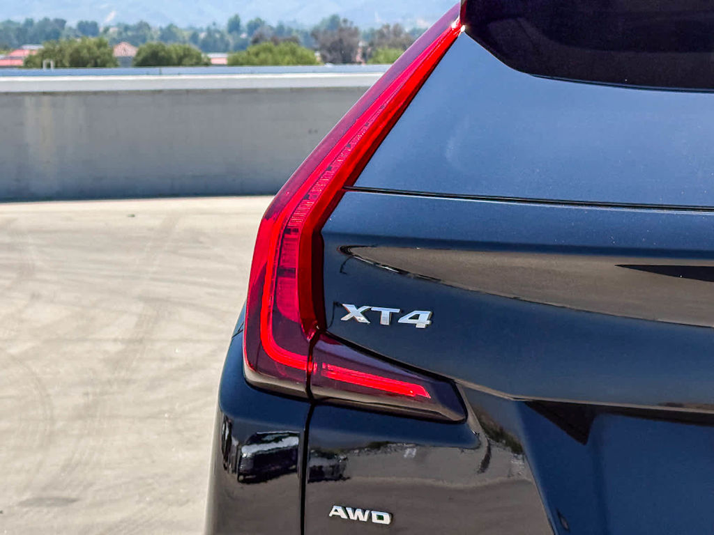 Thumbnail: 2020 Cadillac XT4 - 24