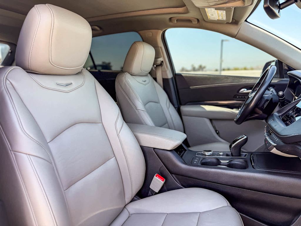 Thumbnail: 2020 Cadillac XT4 - 10
