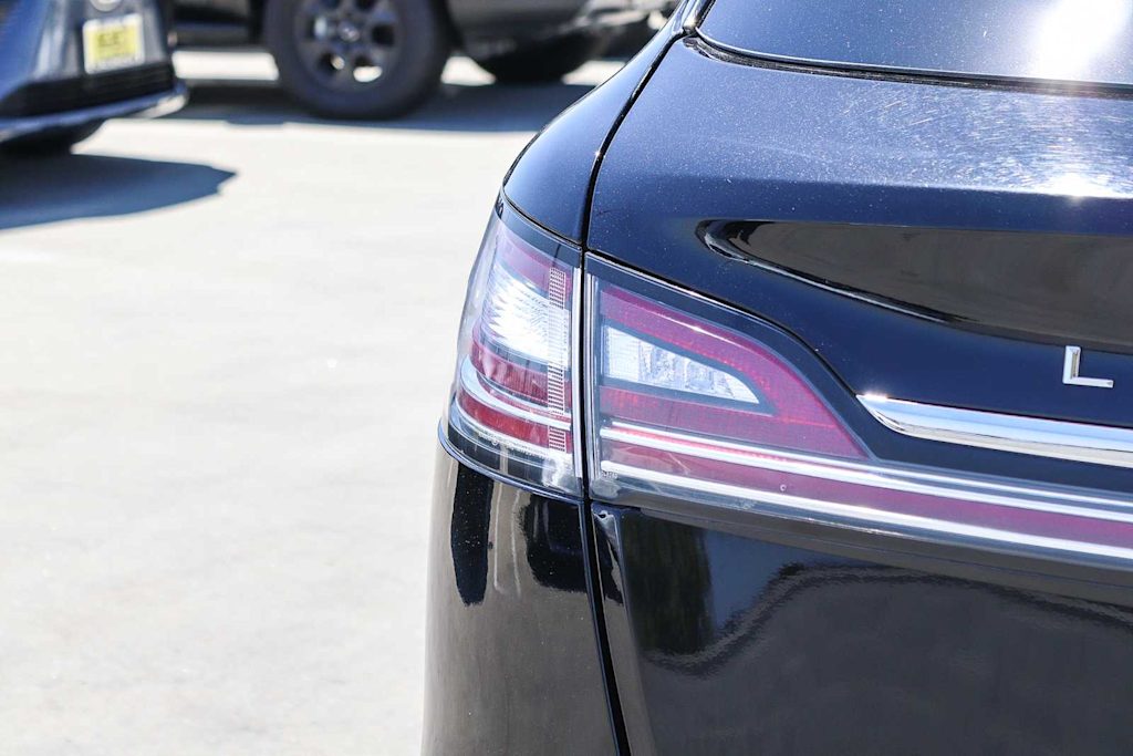 Thumbnail: 2022 Lincoln Nautilus - 24