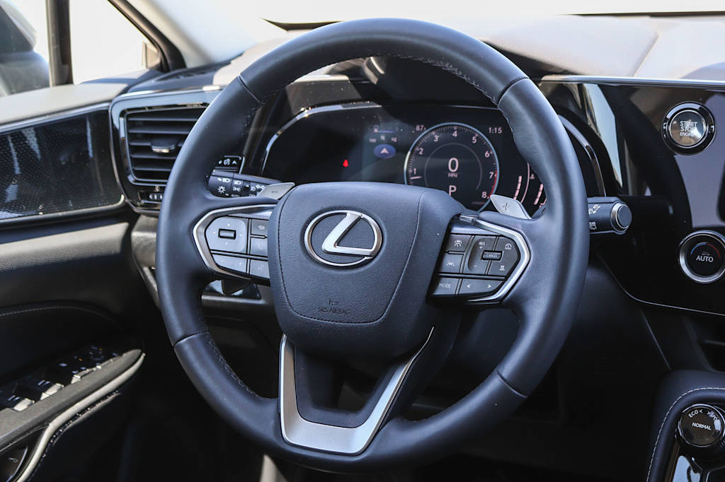 Thumbnail: 2024 Lexus ES - 8