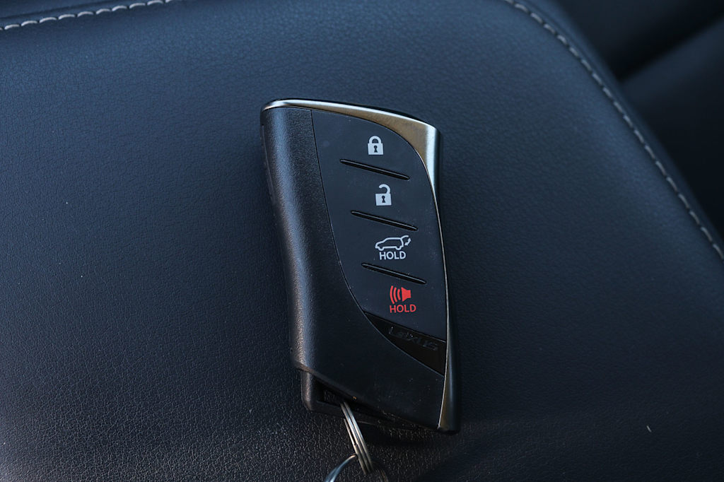 Thumbnail: 2024 Lexus ES - 16