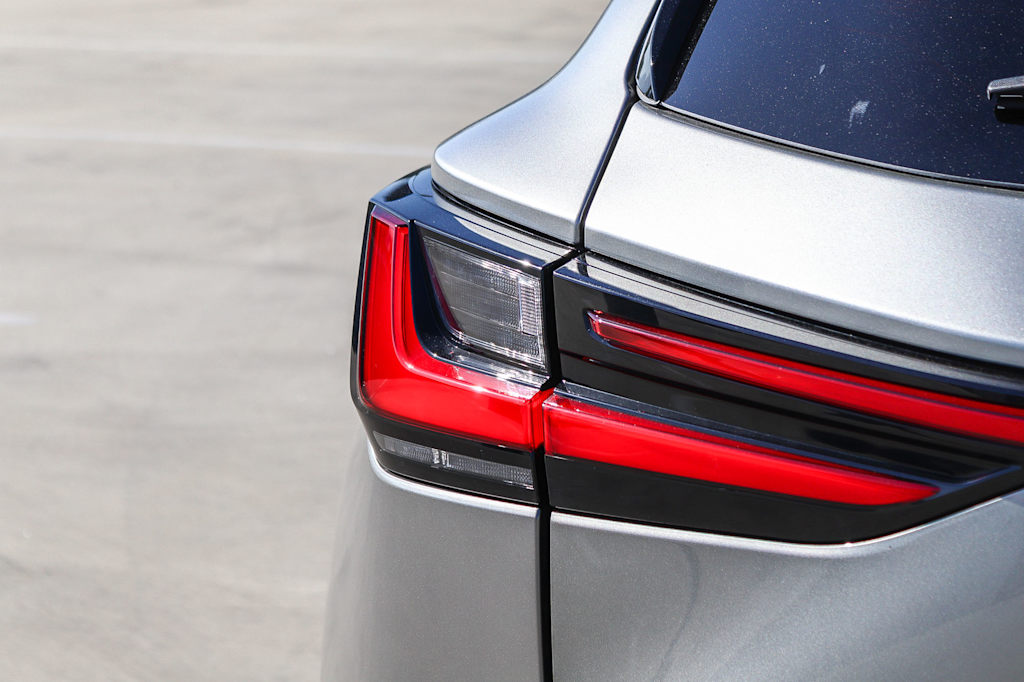 Thumbnail: 2026 Lexus ES - 23