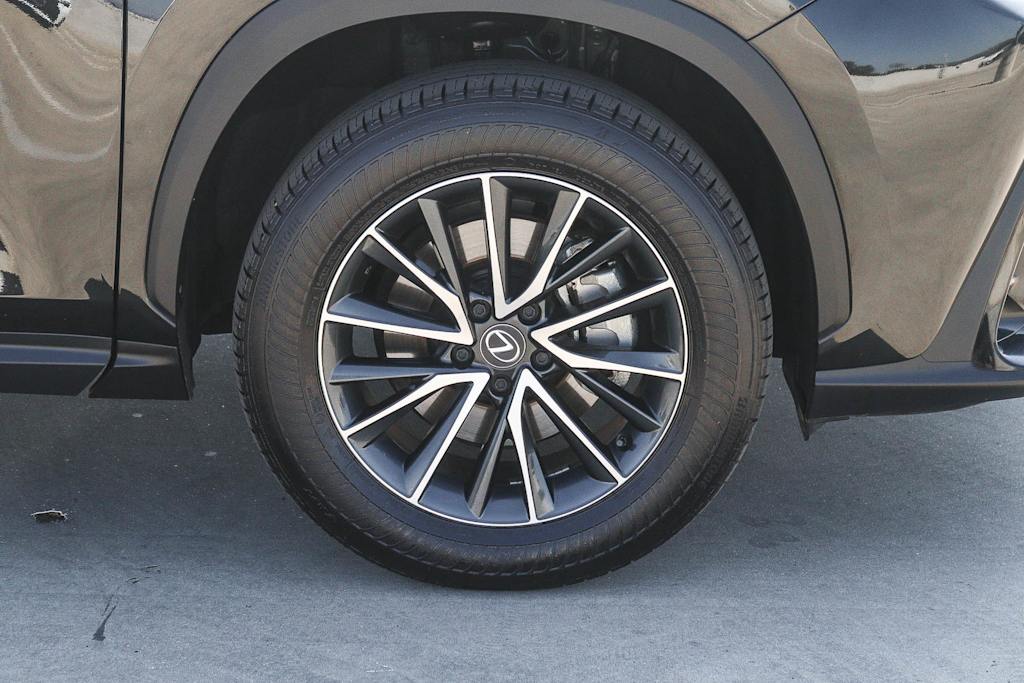 Thumbnail: 2024 Lexus ES - 6