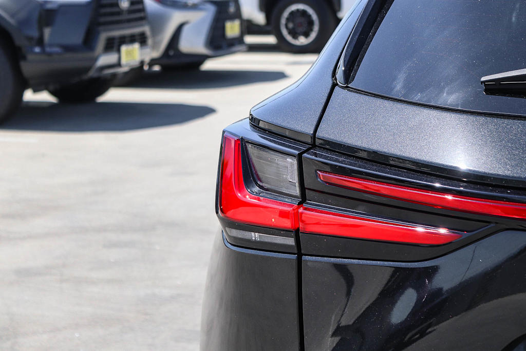 Thumbnail: 2024 Lexus ES - 25