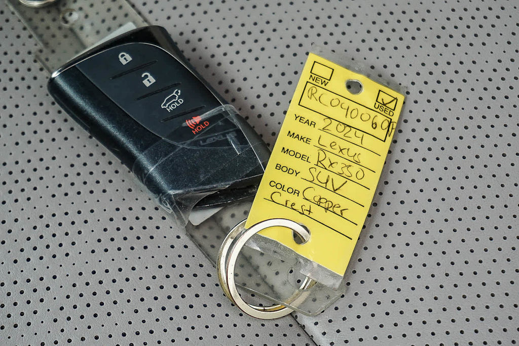 Thumbnail: 2024 Lexus RX - 17