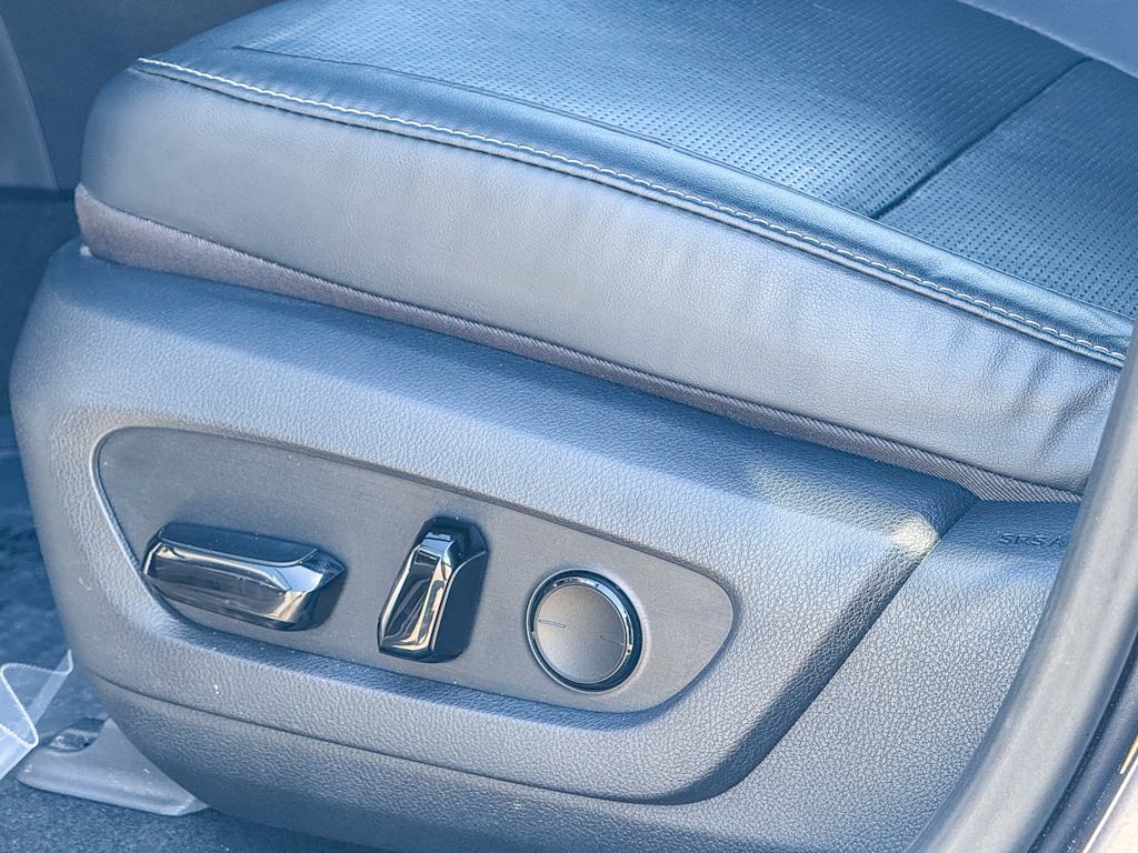 Thumbnail: 2023 Lexus RX - 26