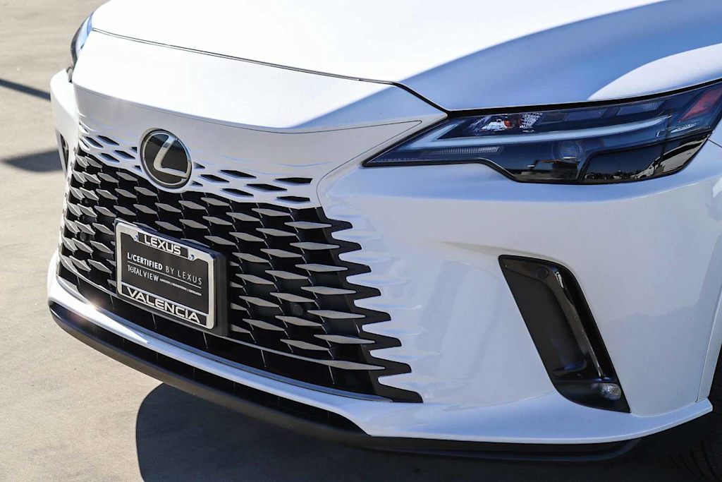 Thumbnail: 2023 Lexus RX - 22