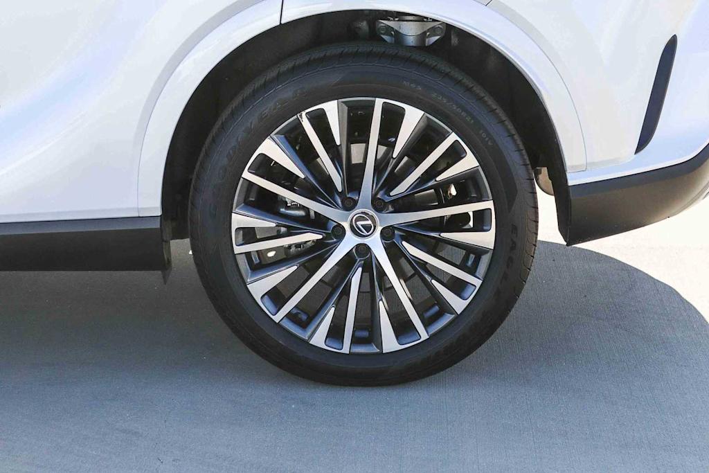 Thumbnail: 2023 Lexus RX - 25