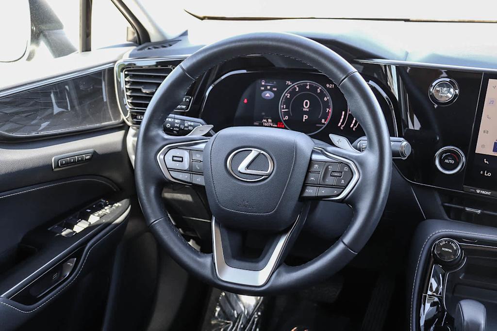 Thumbnail: 2025 Lexus ES - 8