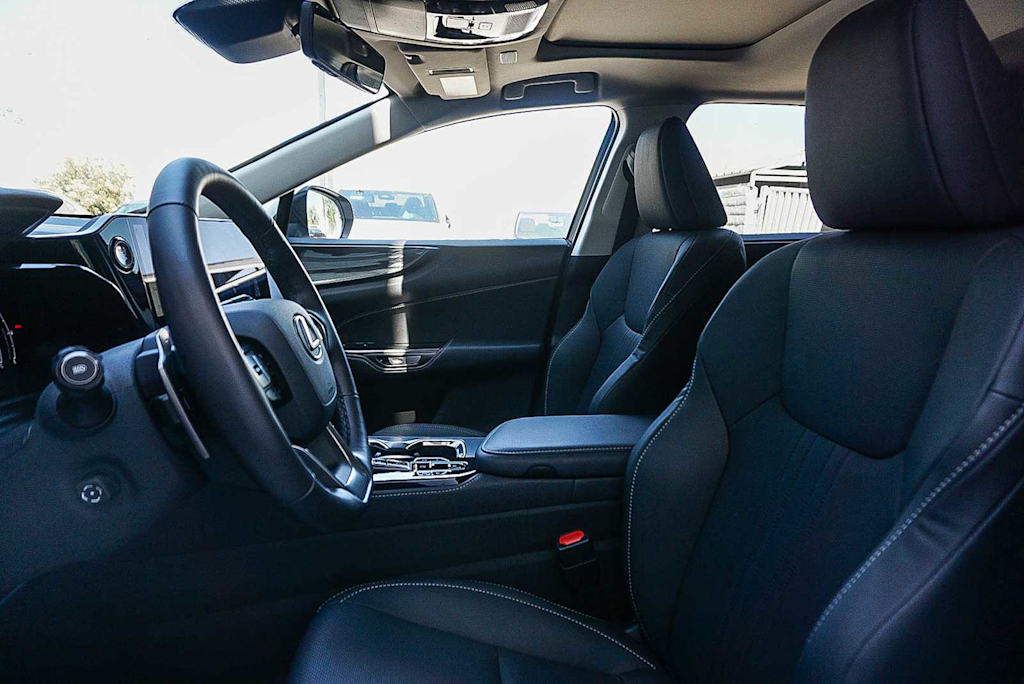 Thumbnail: 2026 Lexus ES - 10