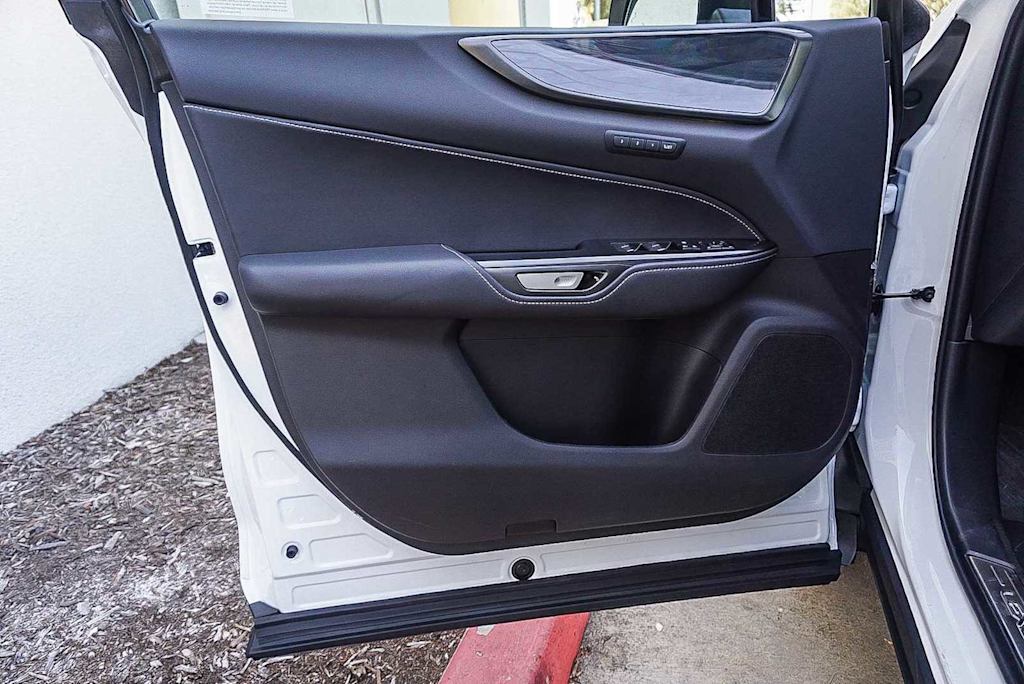 Thumbnail: 2026 Lexus ES - 27