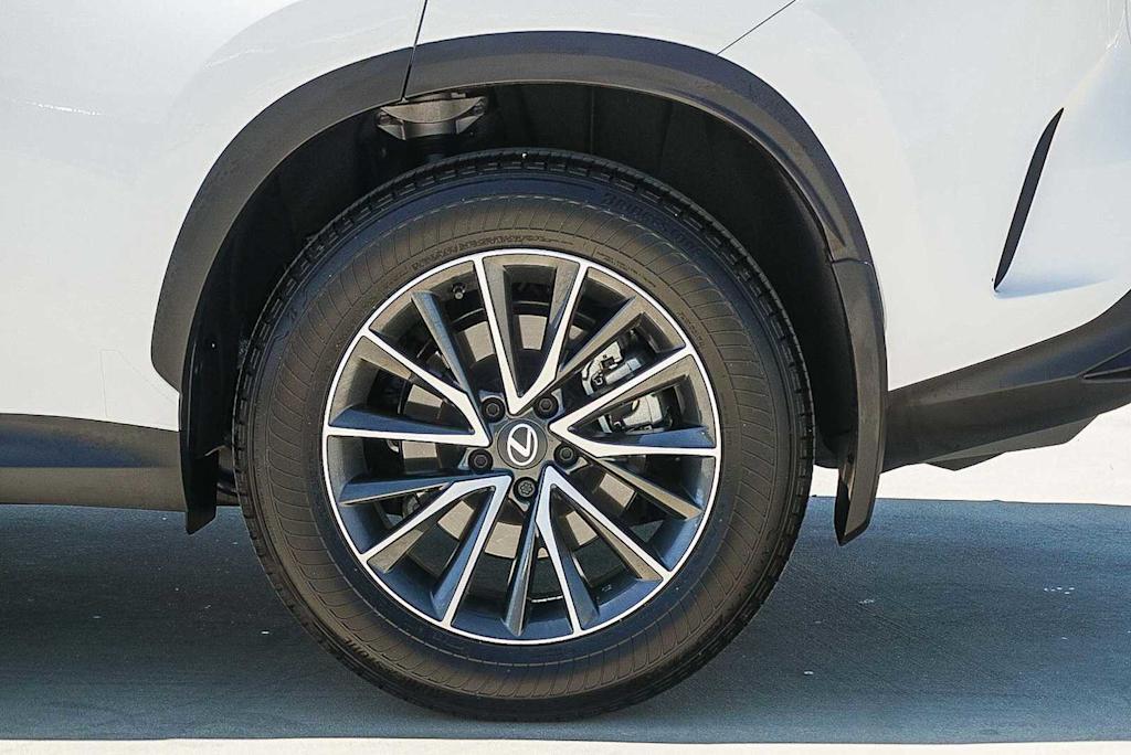 Thumbnail: 2026 Lexus ES - 22