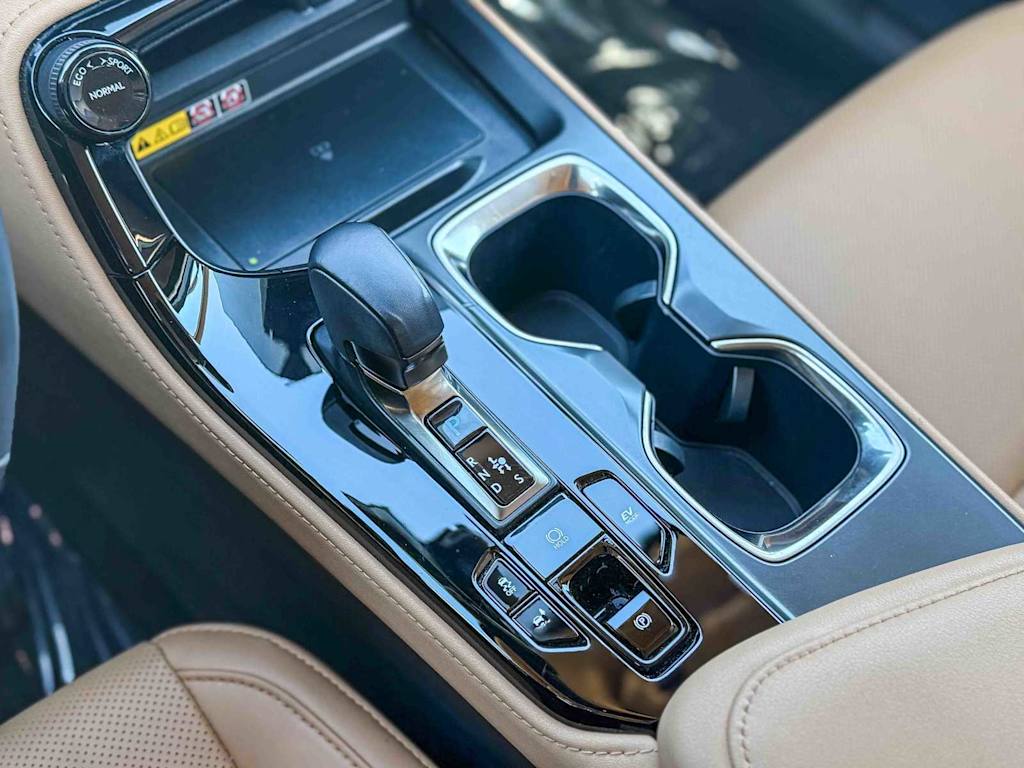 Thumbnail: 2025 Lexus ES - 28