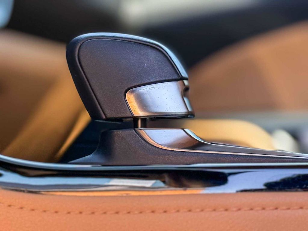 Thumbnail: 2025 Lexus ES - 13
