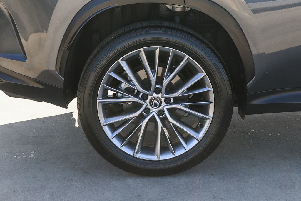 Thumbnail: 2024 Lexus ES - 21