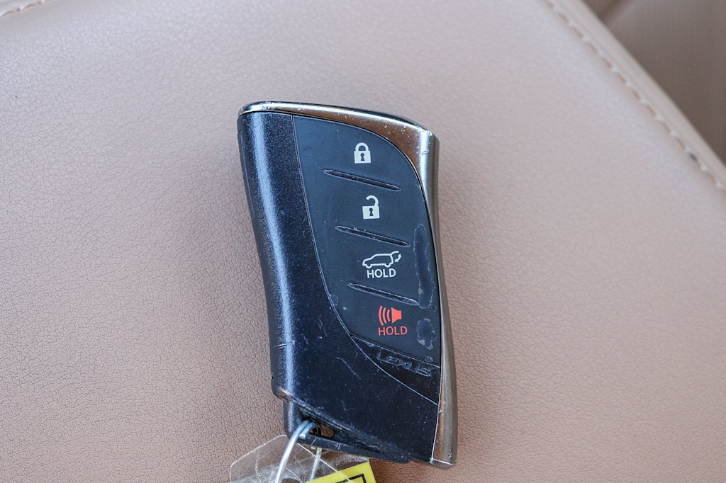 Thumbnail: 2024 Lexus ES - 16