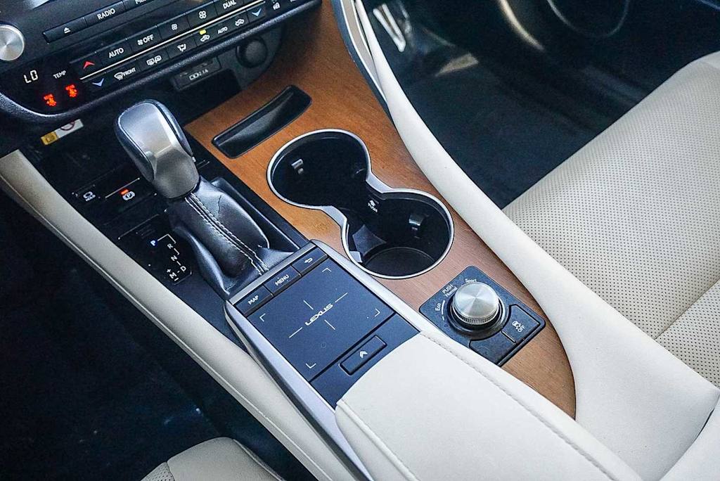 Thumbnail: 2022 Lexus RX - 34