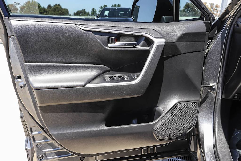 Thumbnail: 2022 Toyota RAV4 - 27