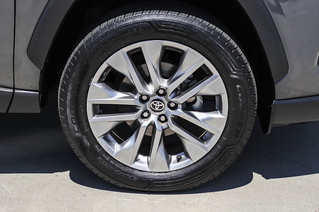 Thumbnail: 2022 Toyota RAV4 - 6