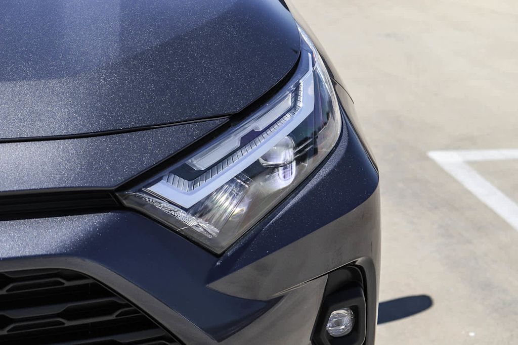 Thumbnail: 2022 Toyota RAV4 - 21