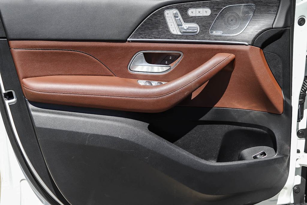 Thumbnail: 2024 Mercedes-Benz GLS - 29