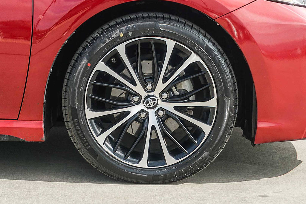 Thumbnail: 2018 Toyota Camry - 6