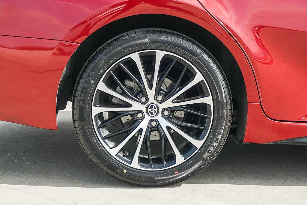 Thumbnail: 2018 Toyota Camry - 22