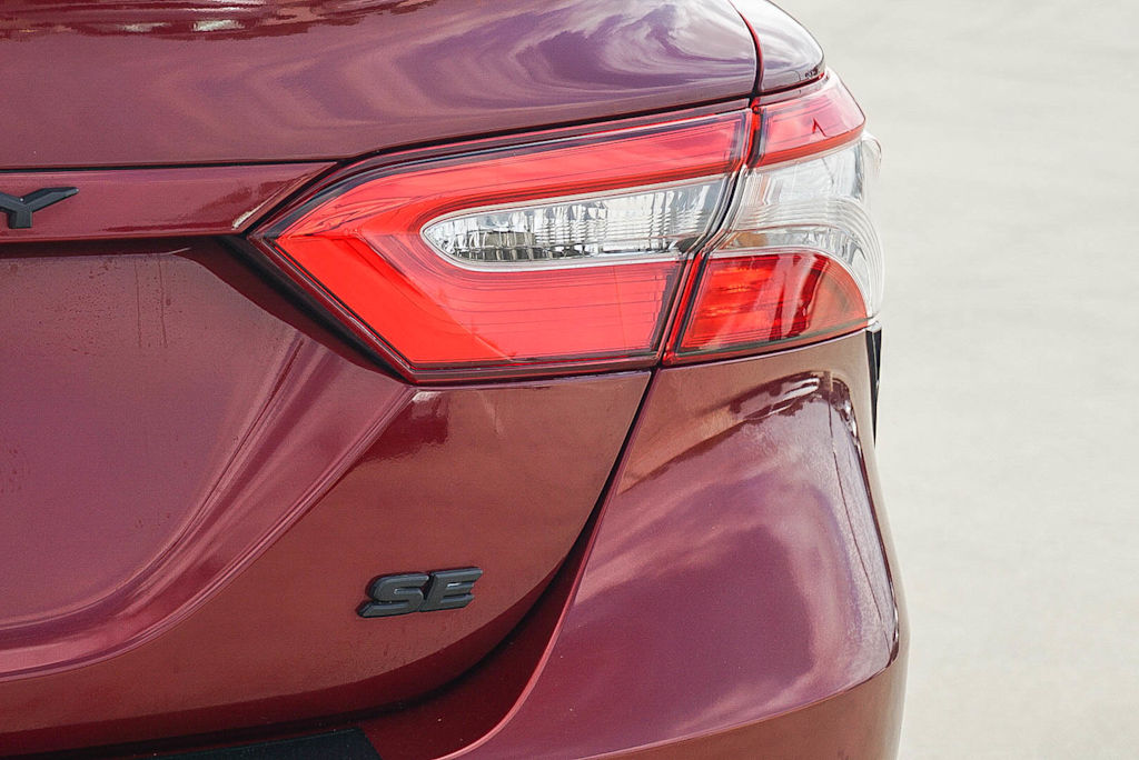 Thumbnail: 2018 Toyota Camry - 23