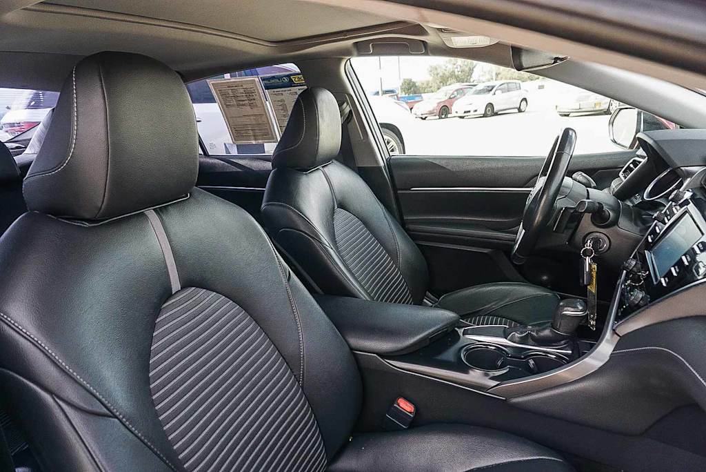 Thumbnail: 2018 Toyota Camry - 9