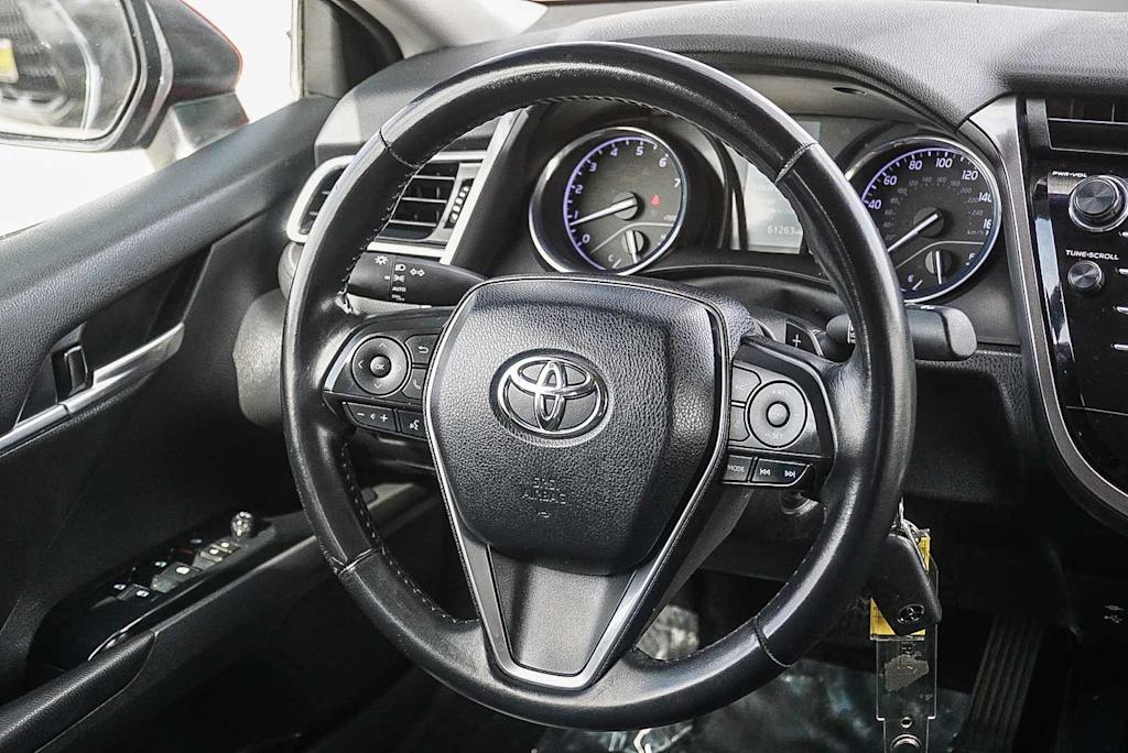Thumbnail: 2018 Toyota Camry - 12