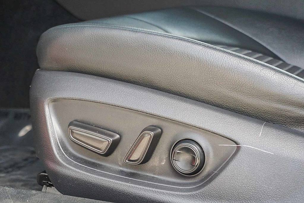 Thumbnail: 2018 Toyota Camry - 25