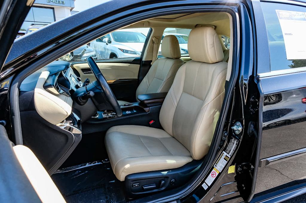 2017 Toyota Avalon Limited 9