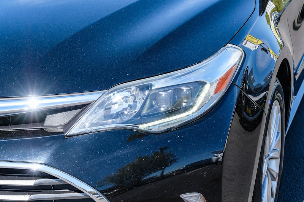 2017 Toyota Avalon Limited 18