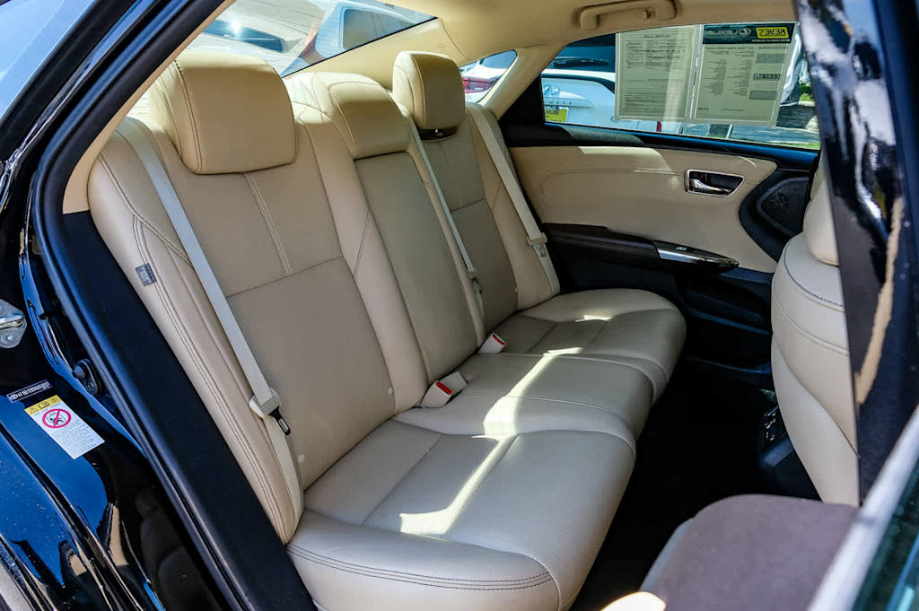2017 Toyota Avalon Limited 11