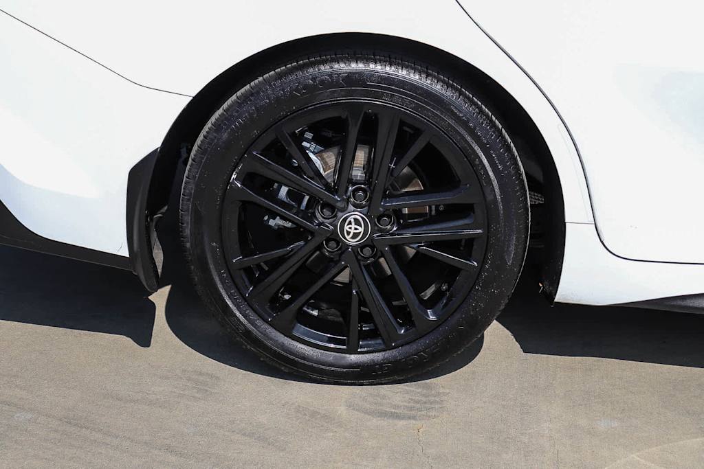 Thumbnail: 2025 Toyota Camry - 21