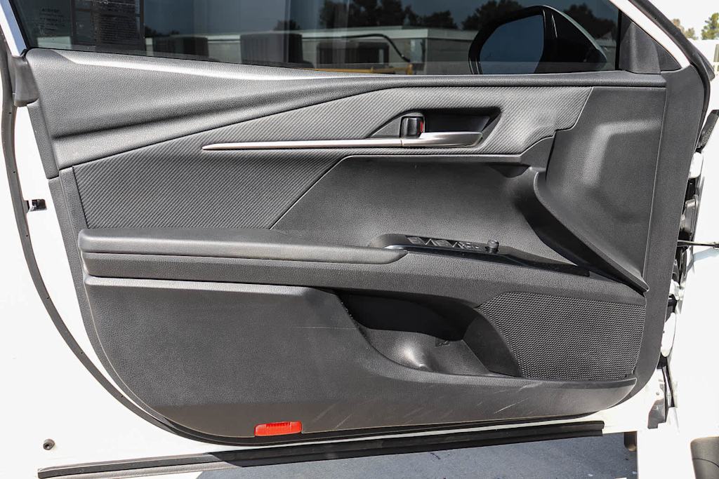 Thumbnail: 2025 Toyota Camry - 25