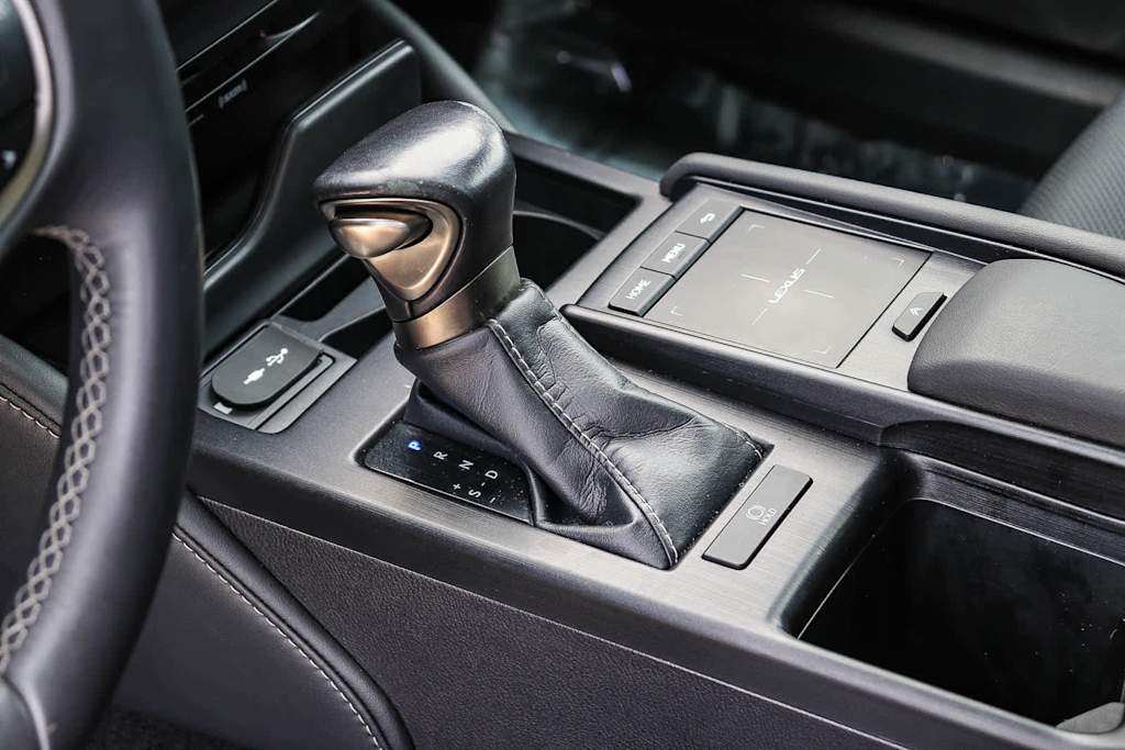 Thumbnail: 2019 Lexus ES - 14