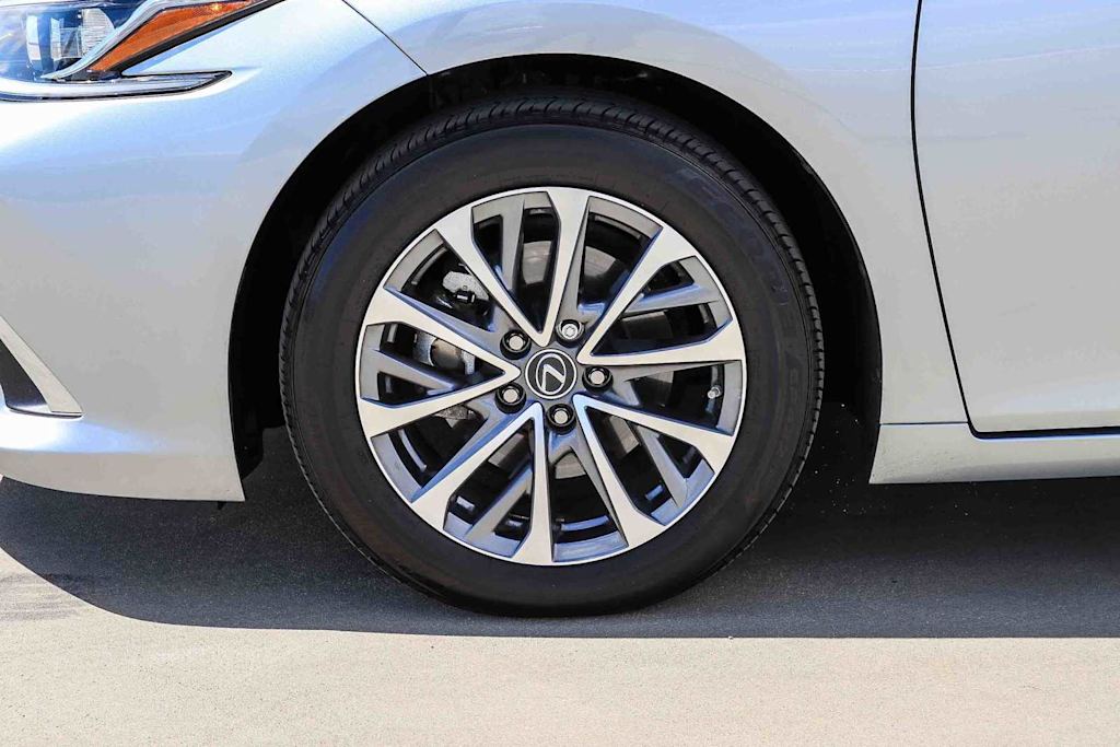 Thumbnail: 2025 Lexus ES - 7