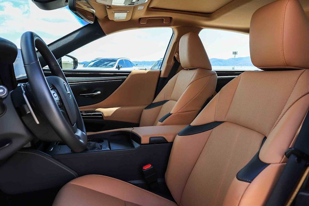 Thumbnail: 2025 Lexus ES - 11